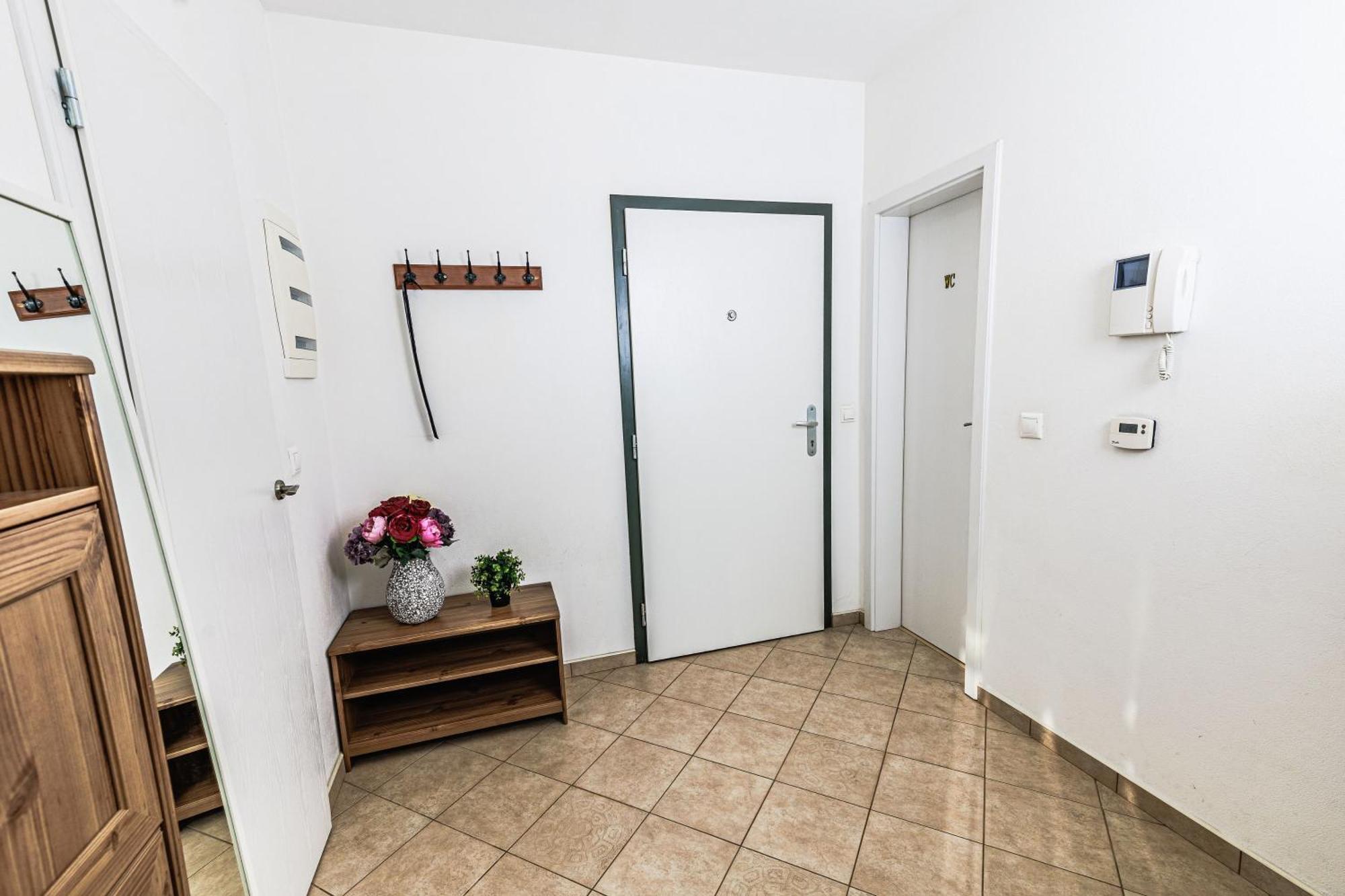 Sunny Apartment With Amazing Terrace On The 13Th Floor Near City Center Bratislava Eksteriør bilde
