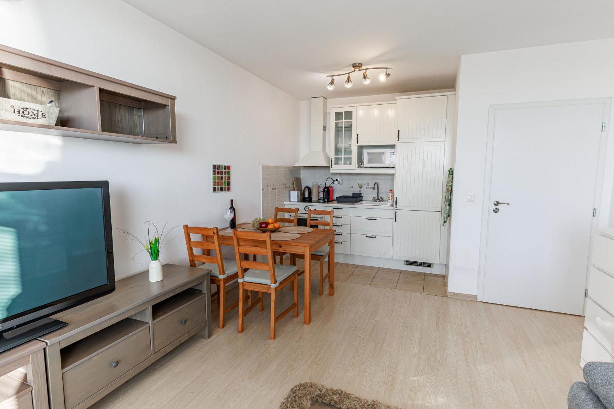 Sunny Apartment With Amazing Terrace On The 13Th Floor Near City Center Bratislava Eksteriør bilde