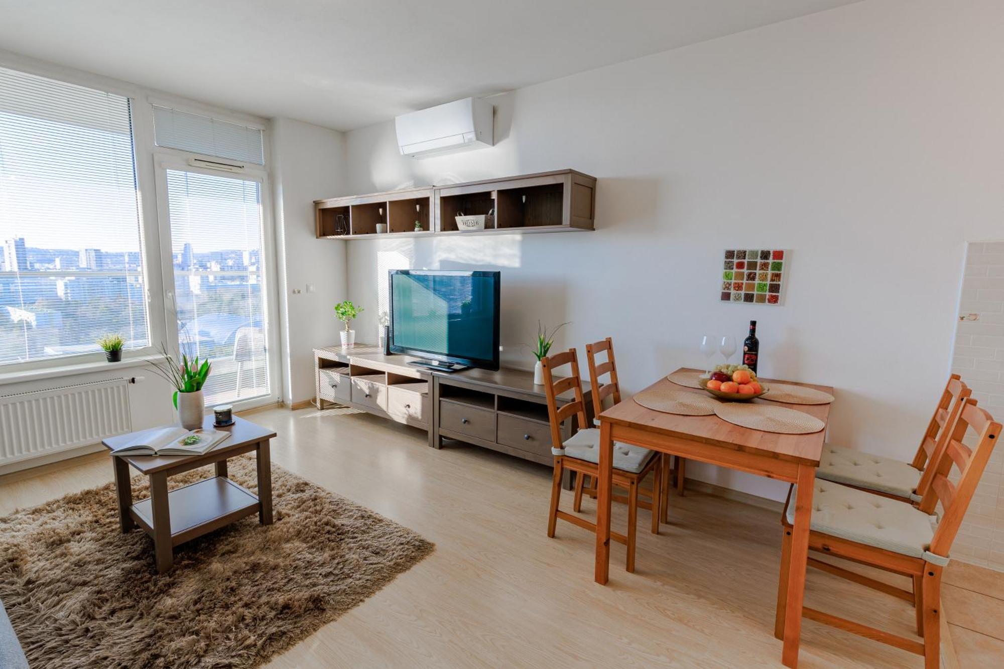 Sunny Apartment With Amazing Terrace On The 13Th Floor Near City Center Bratislava Eksteriør bilde