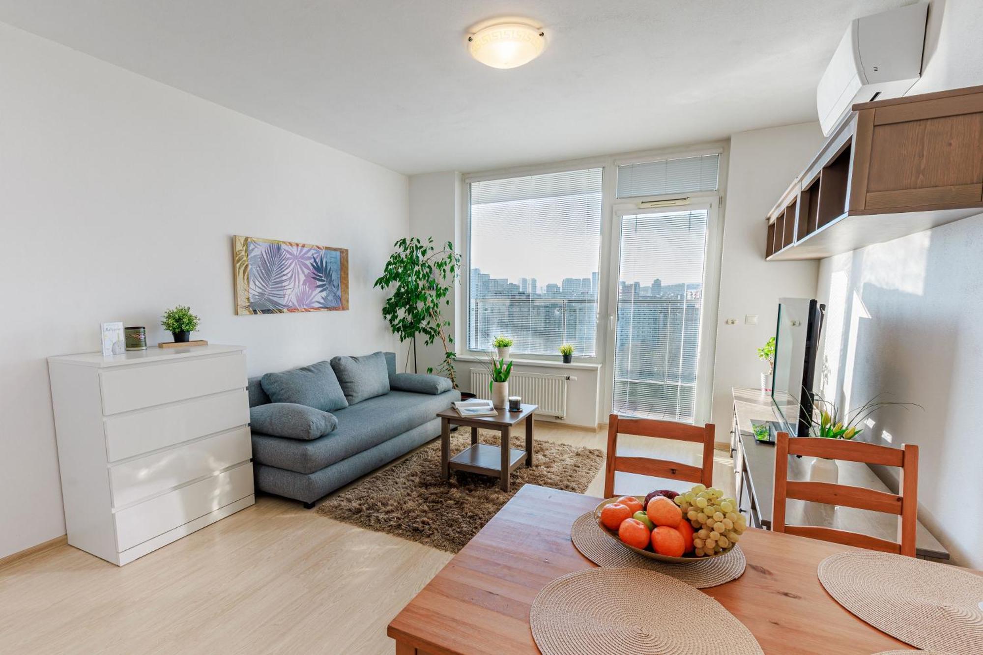 Sunny Apartment With Amazing Terrace On The 13Th Floor Near City Center Bratislava Eksteriør bilde